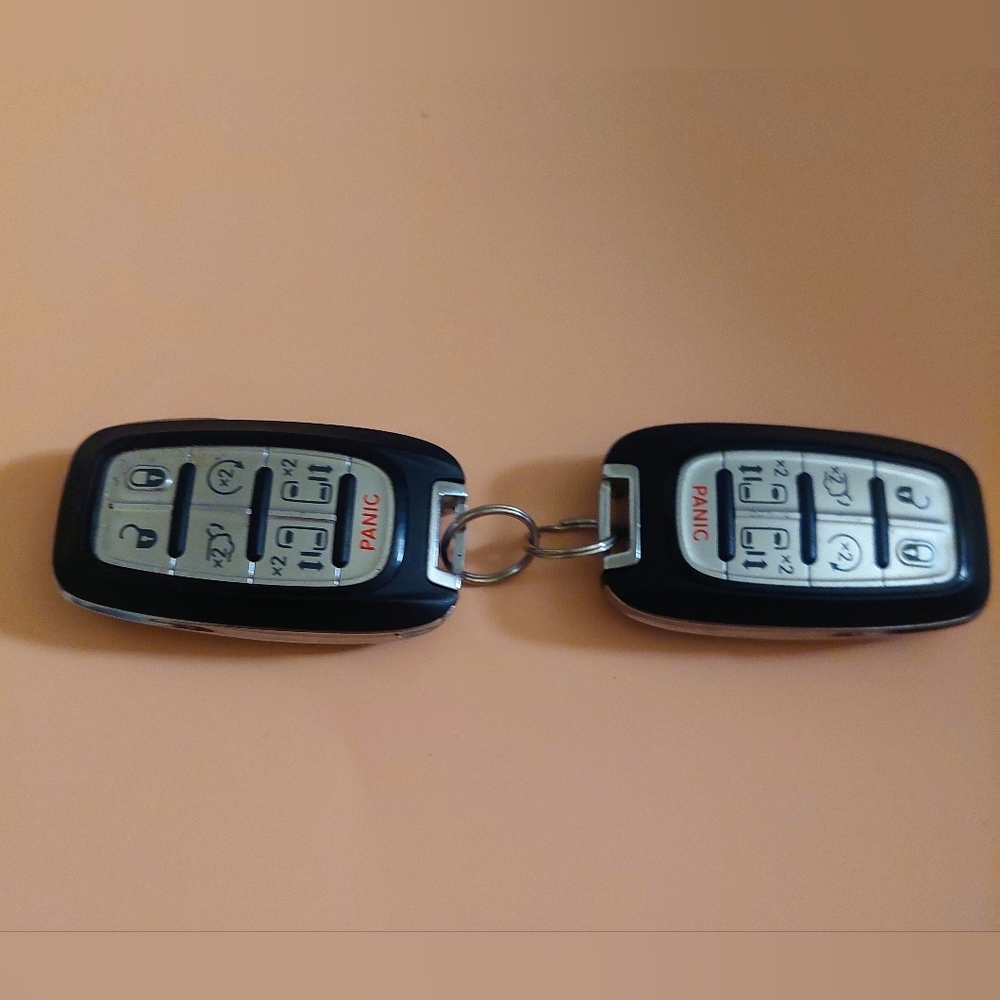 Car Key Fob Set Black and Silver - Picture 4 of 5